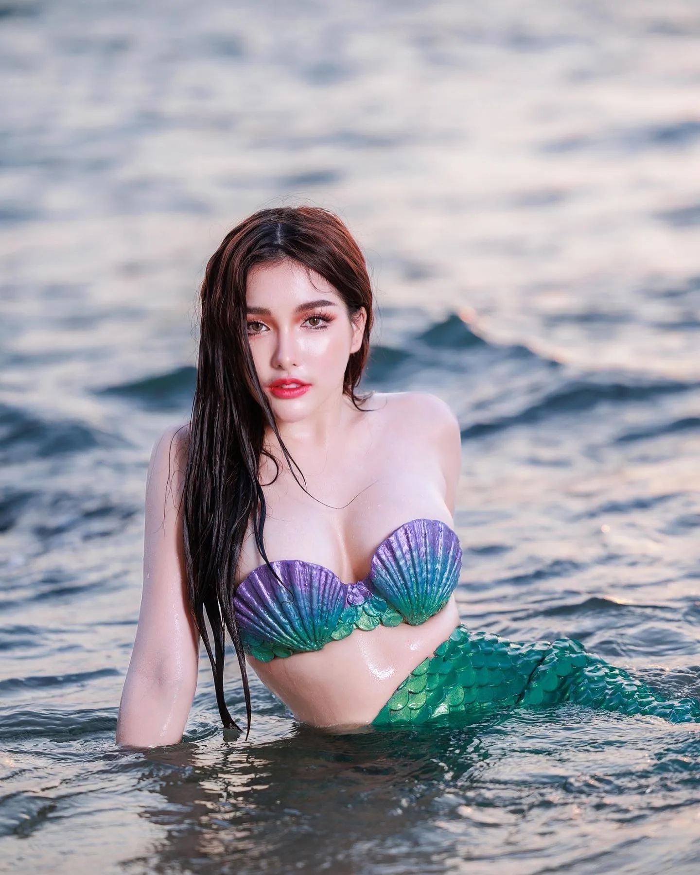 ใบเฟิร์น พริตตี้สาวสวยเซ็กซี่ขยี้ใจชายละลายตามๆ กัน 21