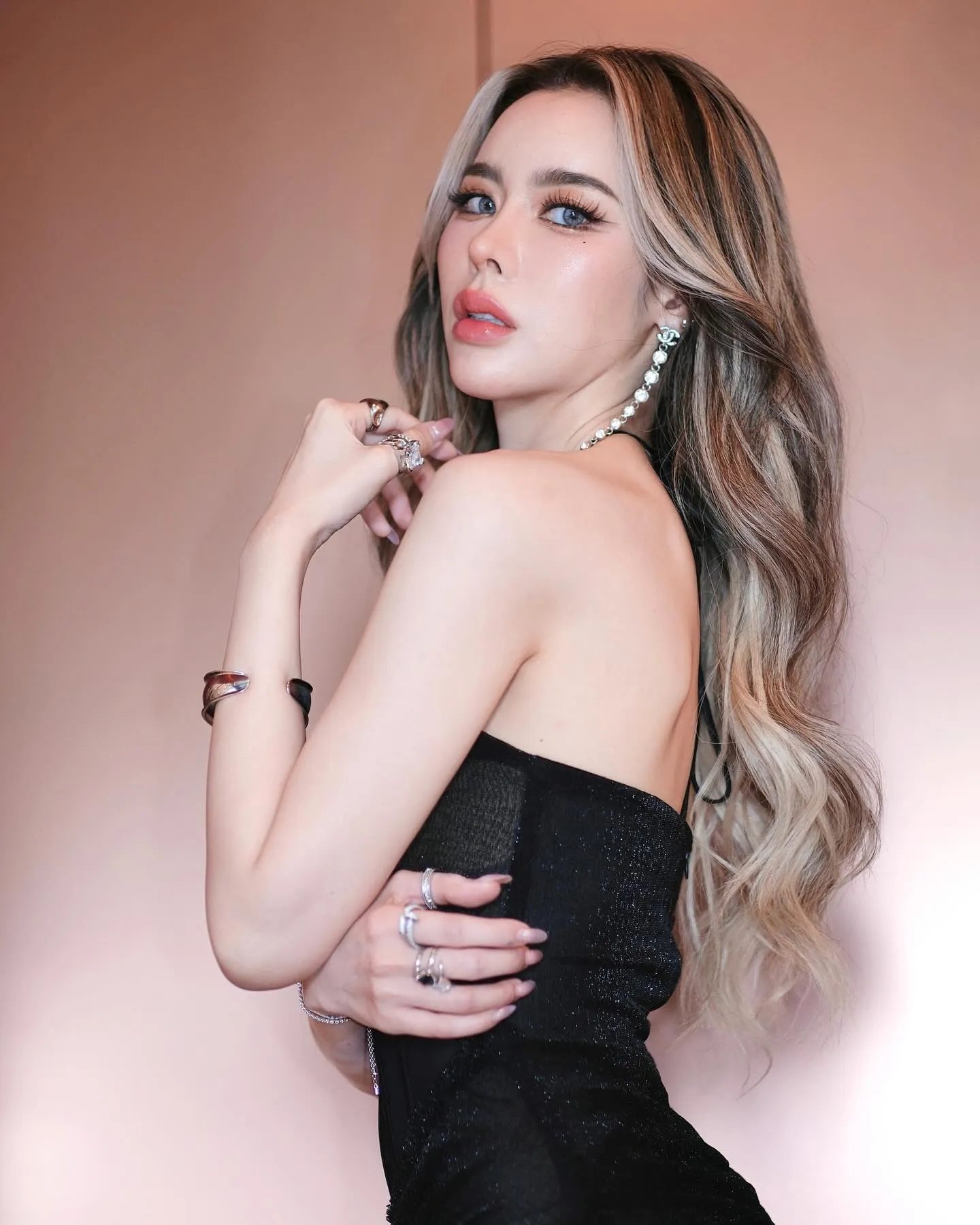 ไอซ์ ปรีชญา ดาราสาวสวยที่กำลังเป็นกระแสในขณะนี้ ‘เมร่อน’ 25