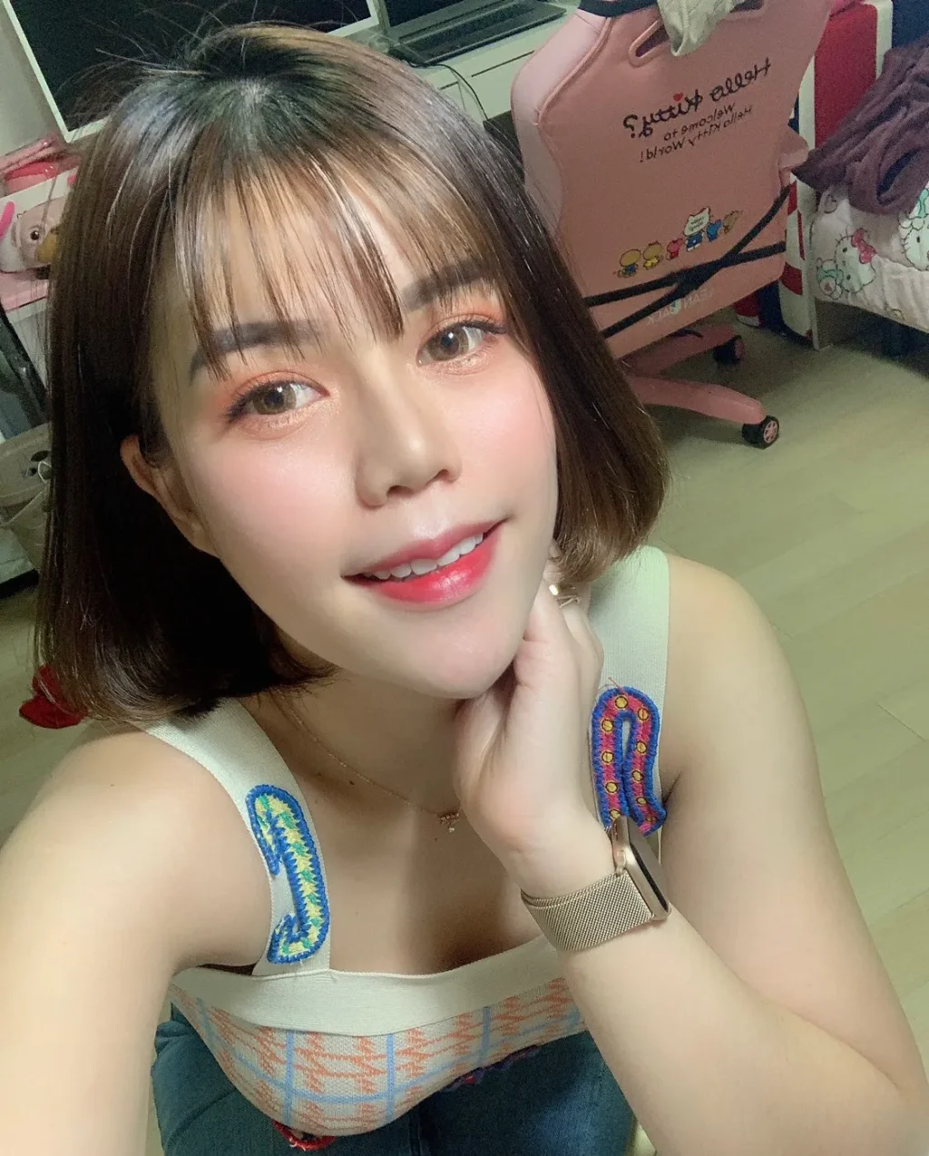 ซ้อทราย เน็ตไอดอล