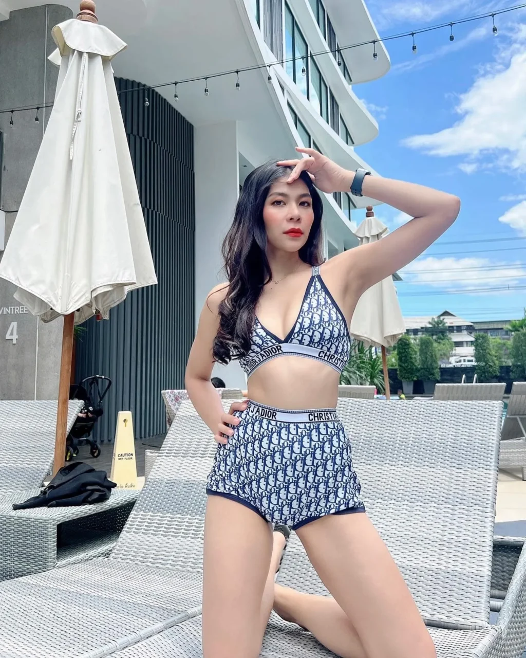 น้องแพรพลอย สาวสวย